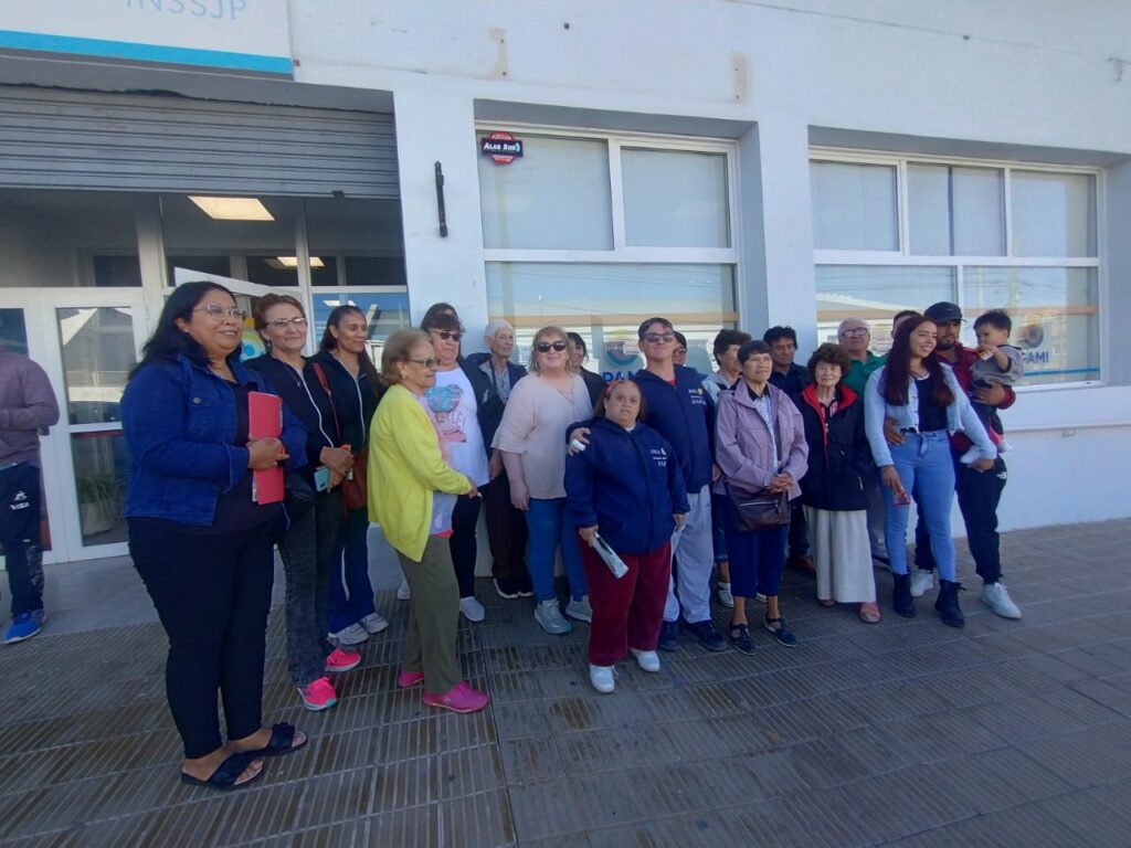 Crisis en el Centro de Día Sol: tras la movilización de familiares, PAMI se comprometió a regularizar deudas