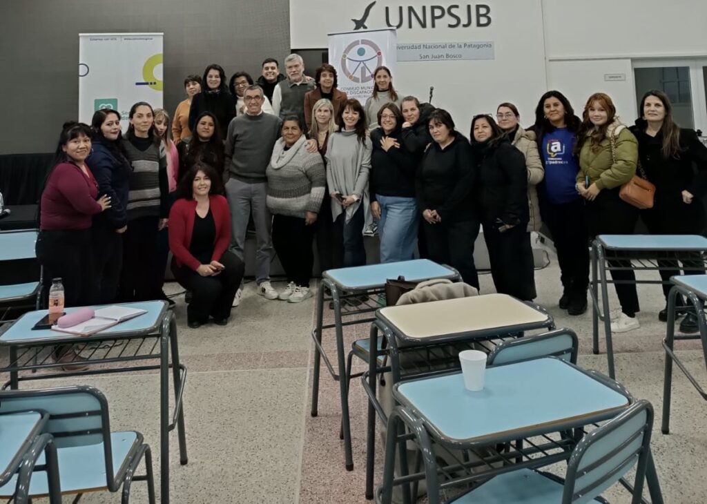 Espacio de escucha y reflexión: Se realizó en Comodoro el encuentro de familias con el Dr. Víctor Ruggieri